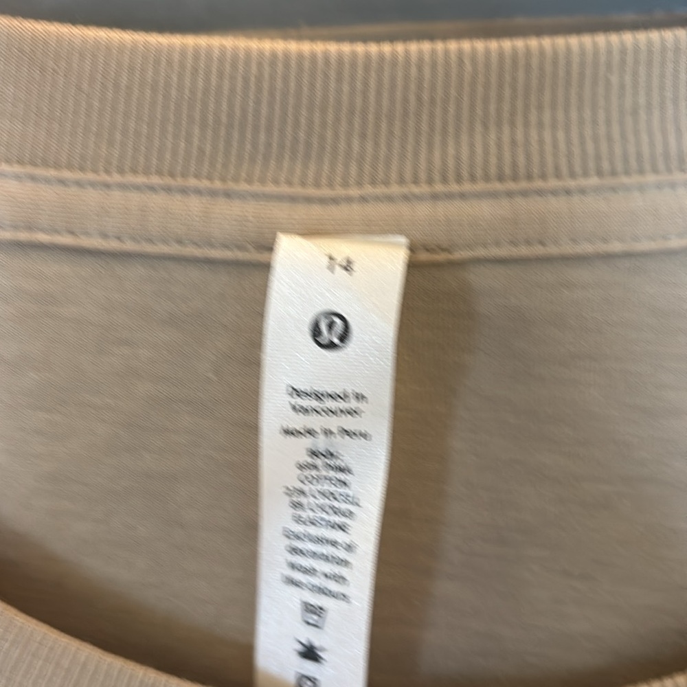 Lululemon Casual Tan Women's Tee NWT - Picture 3 of 7